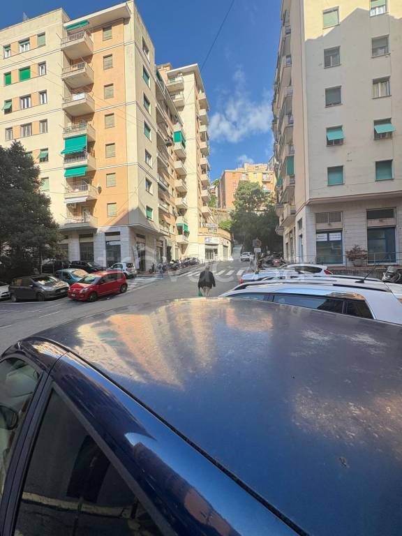 negozio in vendita a Genova in zona Marassi