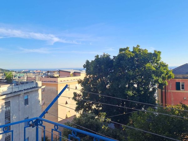 appartamento in vendita a Genova in zona Sestri Ponente