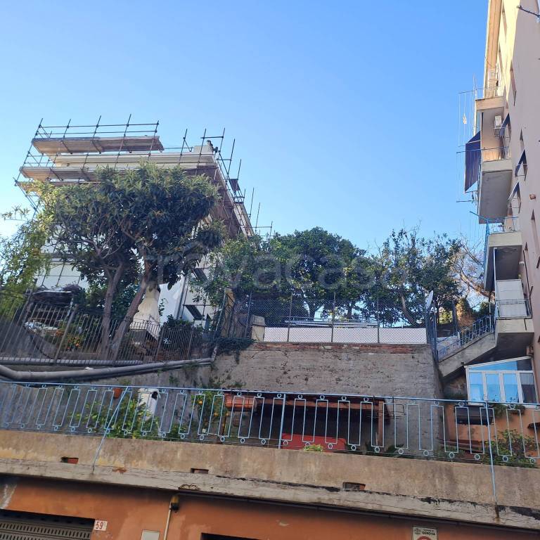 appartamento in vendita a Genova in zona Sestri Ponente