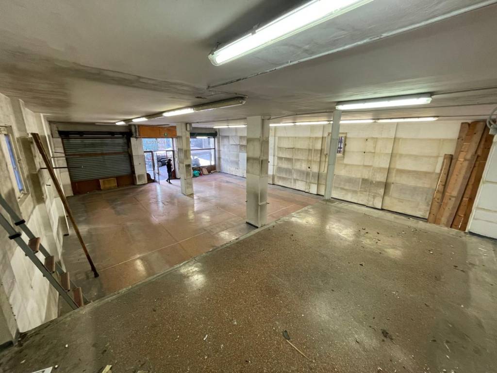negozio in vendita a Genova in zona Sottoripa / Maddalena / Molo