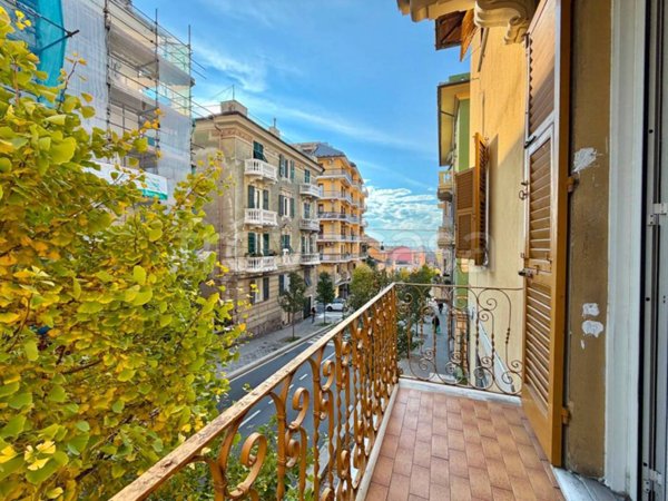 appartamento in vendita a Genova in zona Sestri Ponente