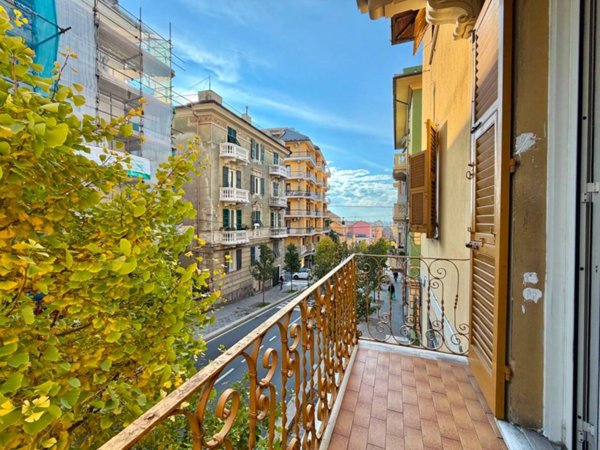 appartamento in vendita a Genova in zona Sestri Ponente
