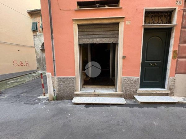 negozio in vendita a Genova in zona Voltri
