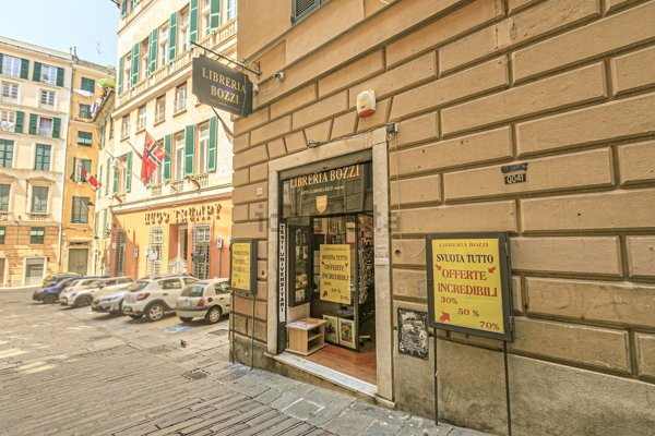 locale commerciale in vendita a Genova in zona Sottoripa / Maddalena / Molo