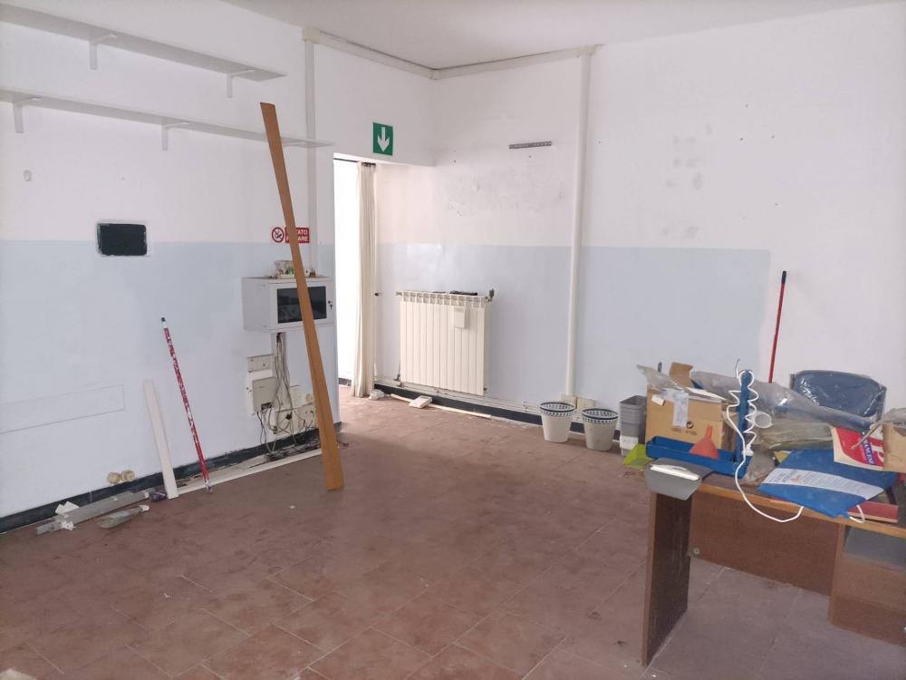 locale di sgombero in vendita a Genova