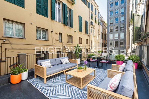 appartamento in vendita a Genova in zona Sottoripa / Maddalena / Molo