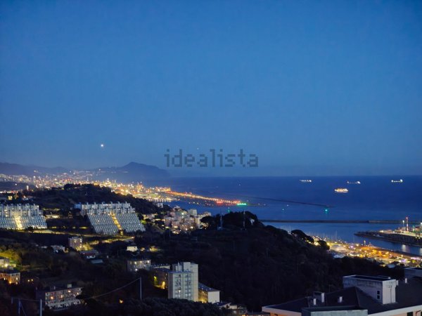 appartamento in vendita a Genova in zona Palmaro / Pra'