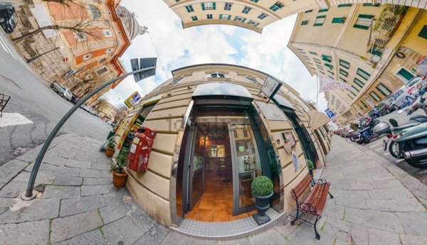 negozio in vendita a Genova in zona Carignano