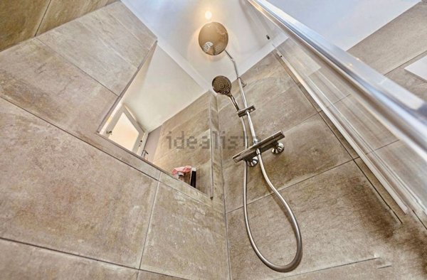 appartamento in vendita a Genova in zona Castelletto