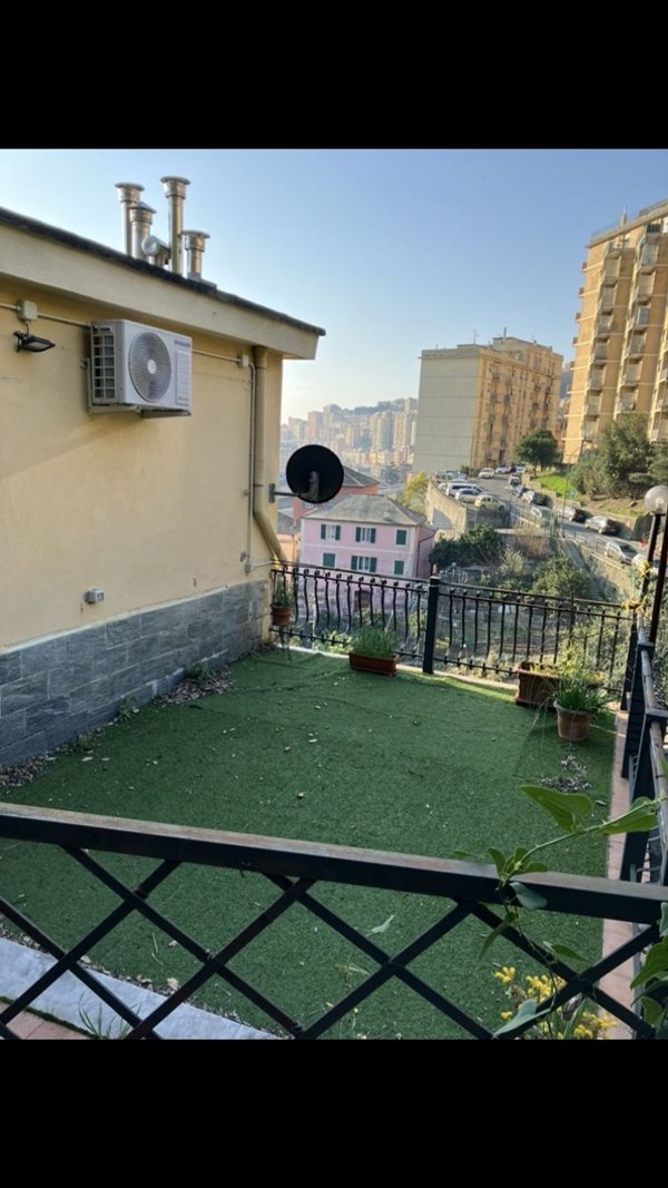 appartamento in vendita a Genova in zona Staglieno