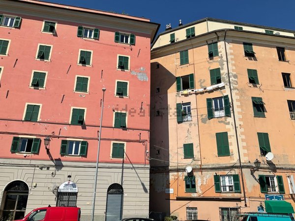 locale di sgombero in vendita a Genova in zona DiNegro