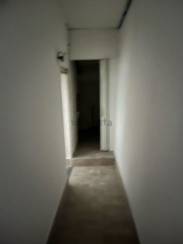 locale di sgombero in vendita a Genova in zona Sestri Ponente