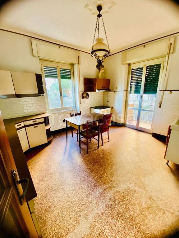 appartamento in vendita a Genova in zona Sestri Ponente
