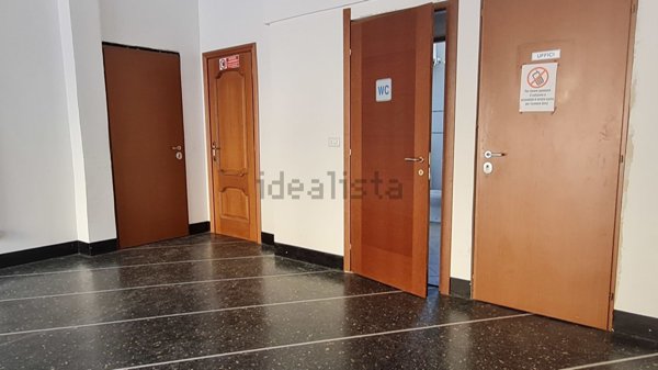 ufficio in vendita a Genova in zona Struppa