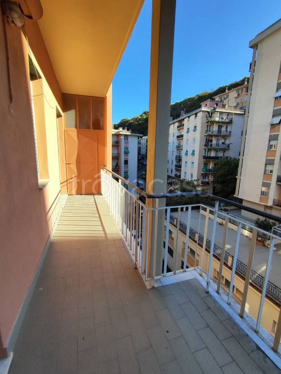 appartamento in vendita a Genova in zona Marassi
