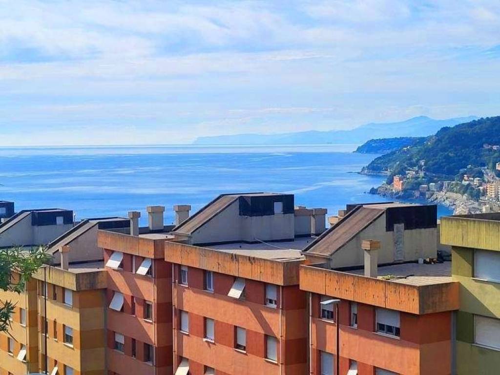 appartamento in vendita a Genova in zona Palmaro / Pra'