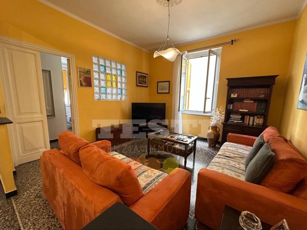 appartamento in vendita a Genova in zona Sestri Ponente