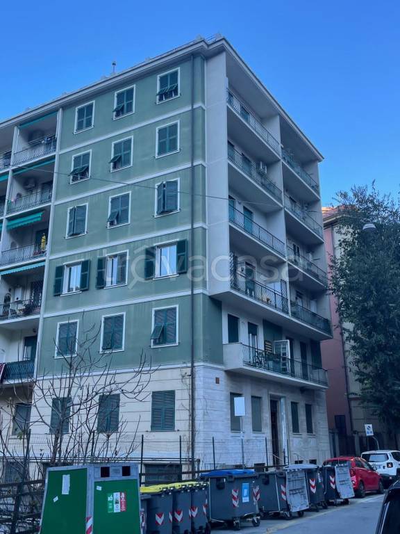 appartamento in vendita a Genova in zona Bolzaneto