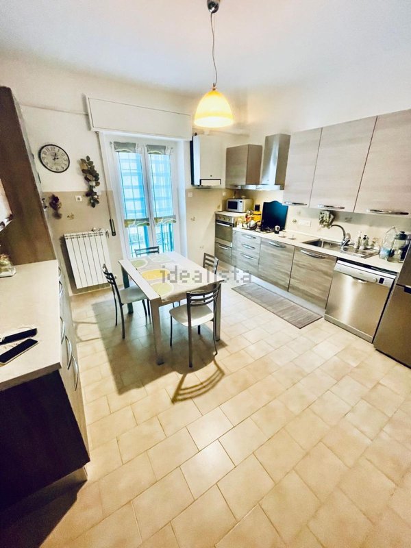 appartamento in vendita a Genova in zona Sestri Ponente