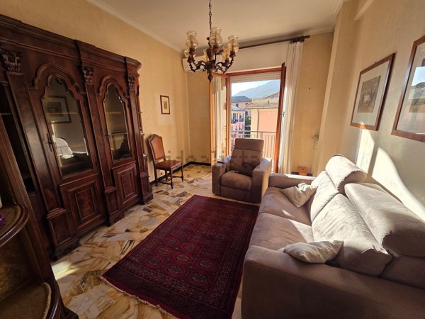 appartamento in vendita a Genova in zona Bolzaneto