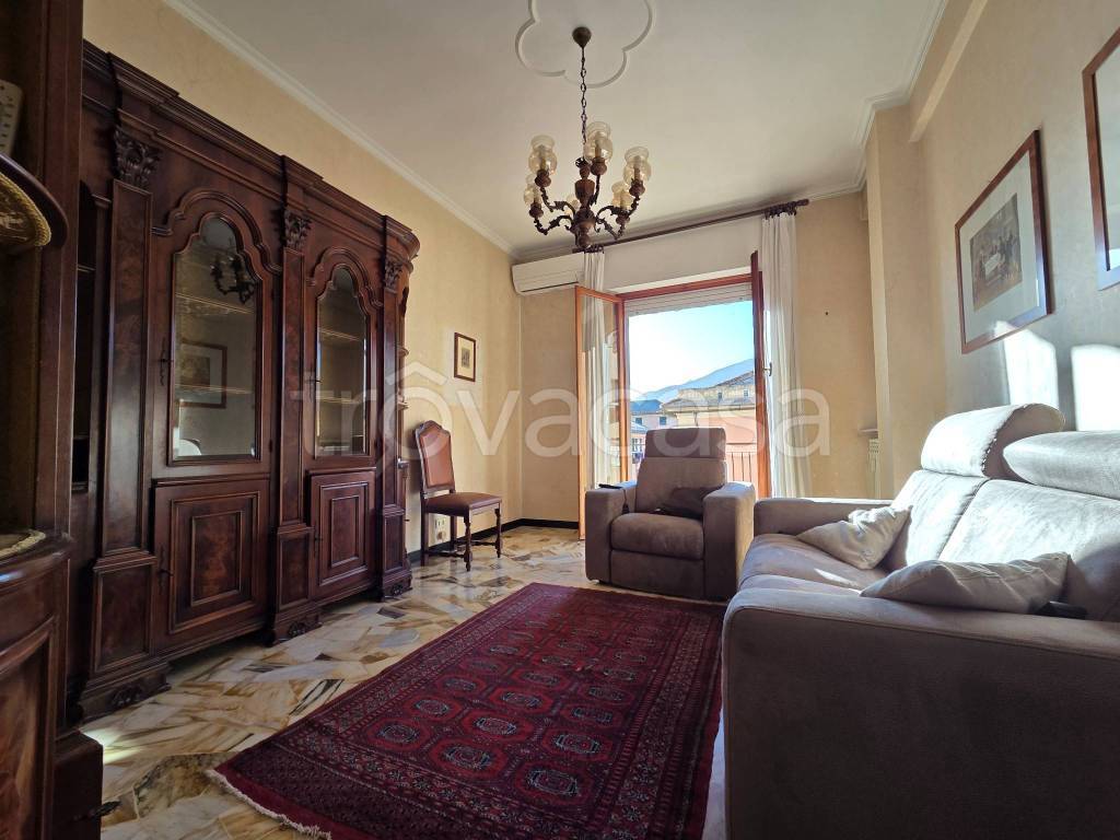 appartamento in vendita a Genova in zona Bolzaneto