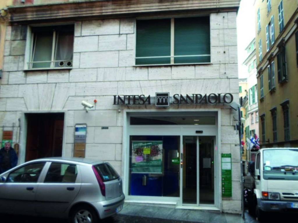 locale commerciale in vendita a Genova in zona Centro Storico