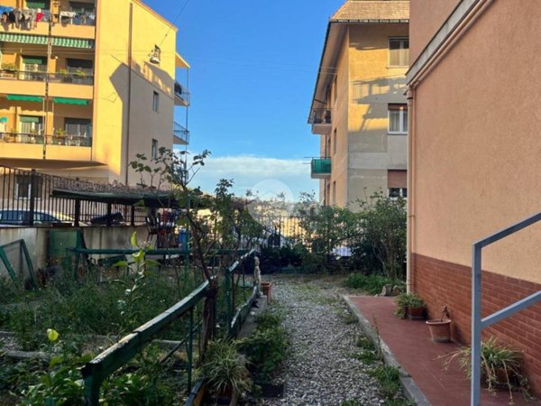 appartamento in vendita a Genova in zona Marassi