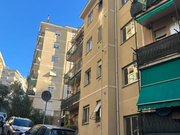 appartamento in vendita a Genova in zona Marassi