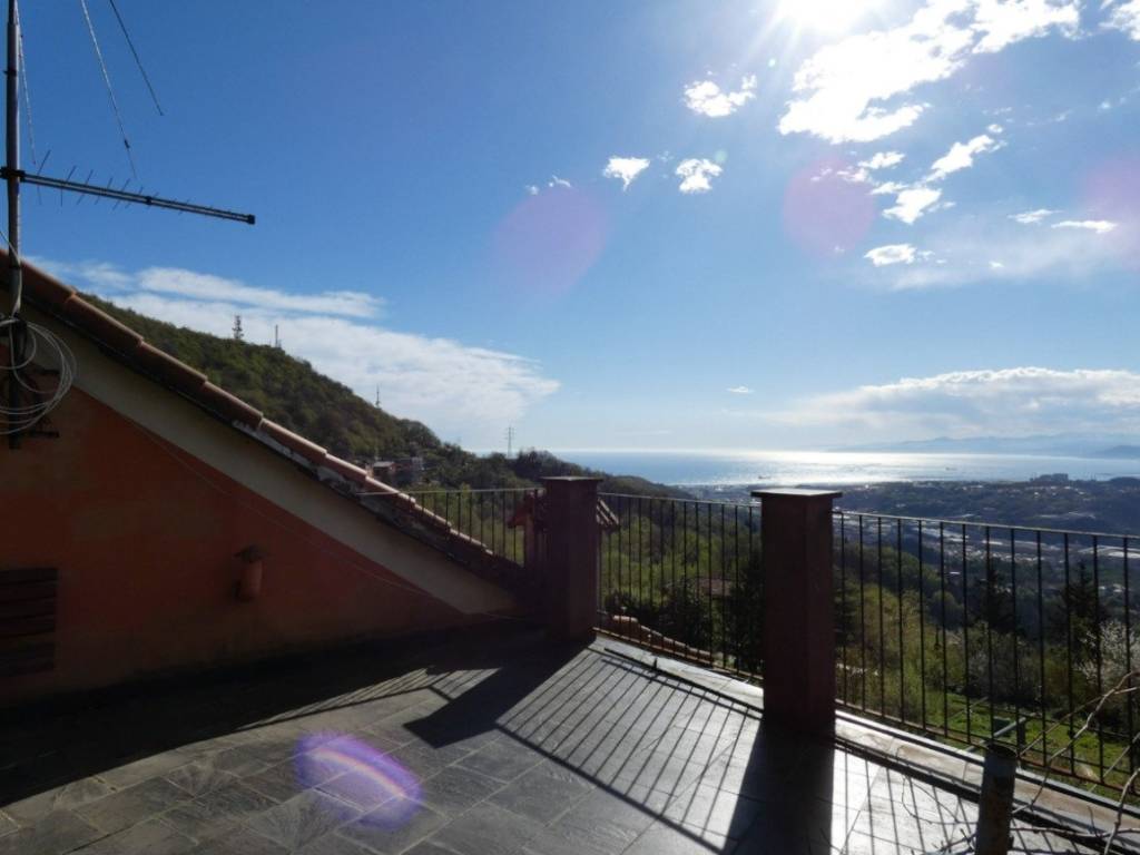 casa indipendente in vendita a Genova in zona Rivarolo