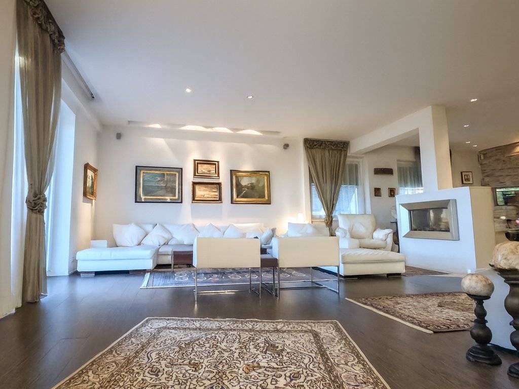 appartamento in vendita a Genova in zona Sturla