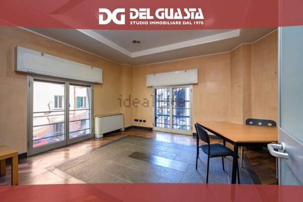 ufficio in vendita a Genova in zona Sampierdarena