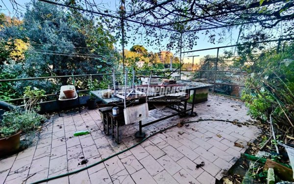 casa indipendente in vendita a Genova in zona Sestri Ponente