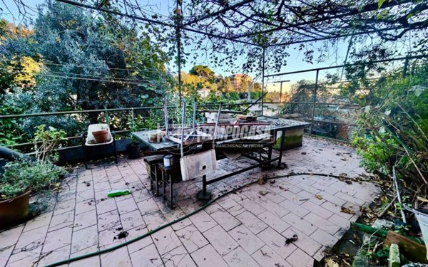 casa indipendente in vendita a Genova in zona Sestri Ponente