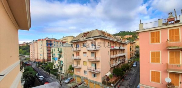 appartamento in vendita a Genova in zona Sestri Ponente