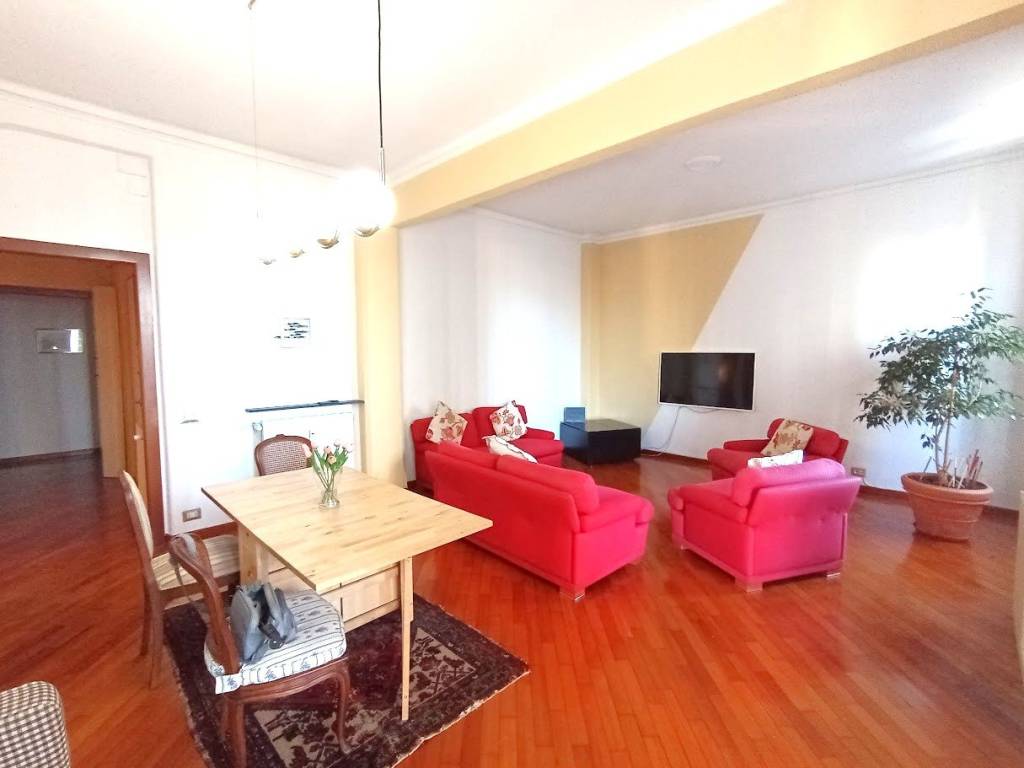 appartamento in vendita a Genova in zona Sampierdarena