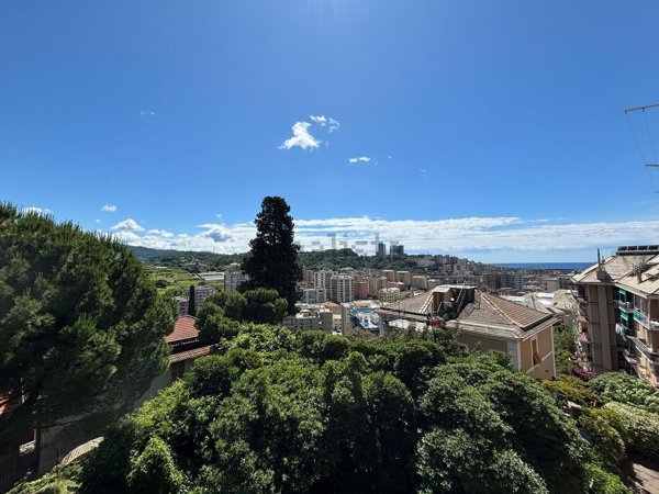appartamento in vendita a Genova in zona Sestri Ponente