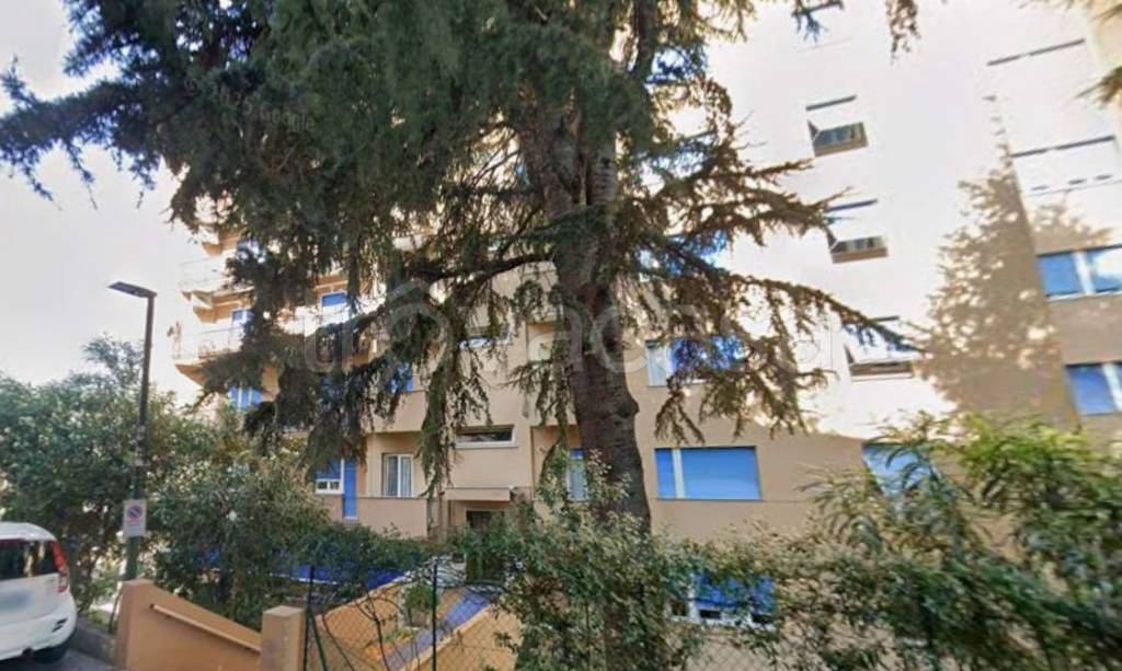 appartamento in vendita a Genova in zona Sestri Ponente