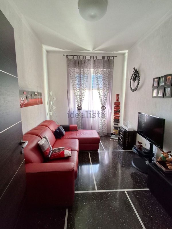 appartamento in vendita a Genova in zona Sestri Ponente