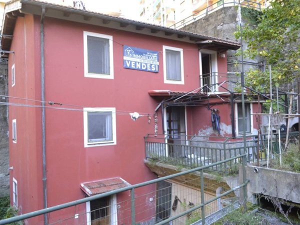 casa indipendente in vendita a Genova in zona Quezzi