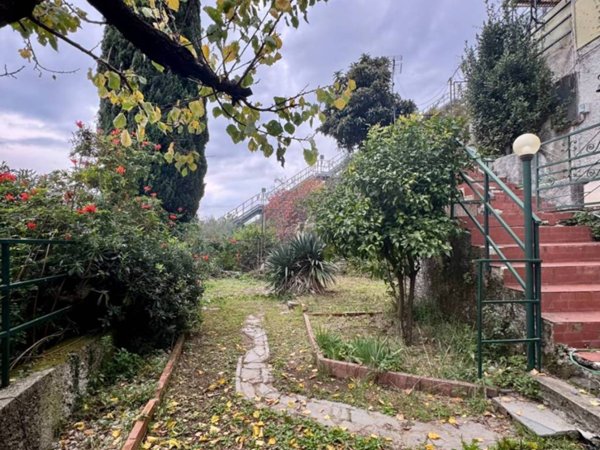 appartamento in vendita a Genova in zona Quezzi