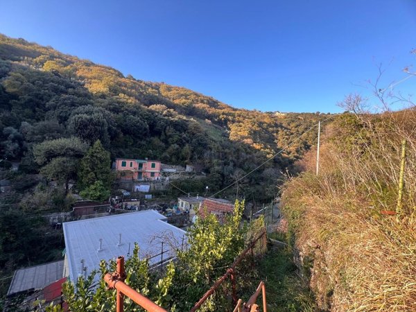 casa indipendente in vendita a Genova in zona Quezzi