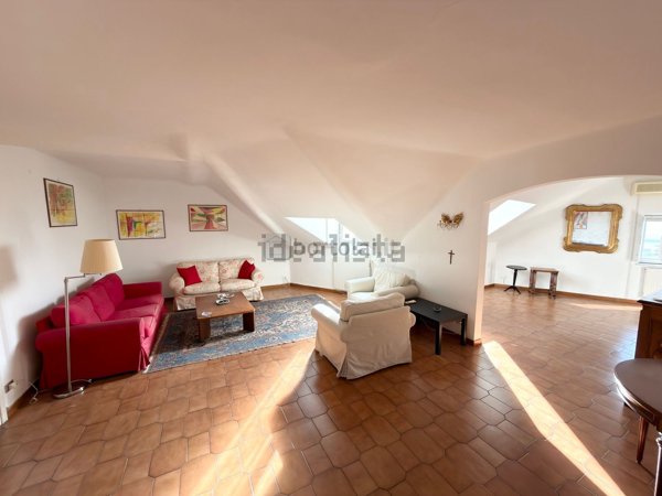 appartamento in vendita a Genova in zona Carignano