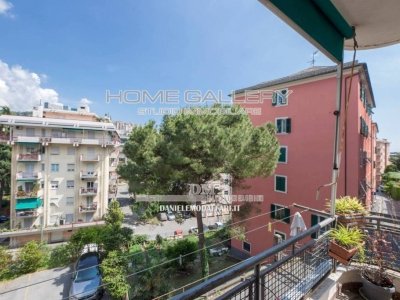 appartamento in vendita a Genova in zona Sturla
