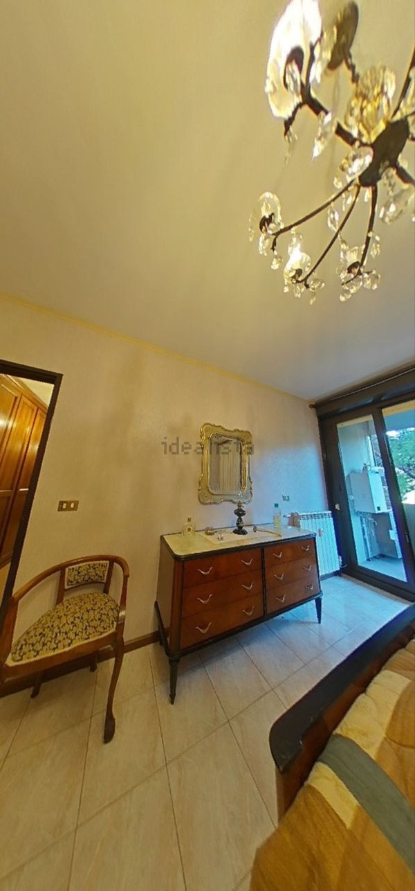 appartamento in vendita a Genova in zona Rivarolo