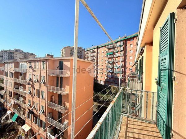 appartamento in vendita a Genova in zona Sestri Ponente