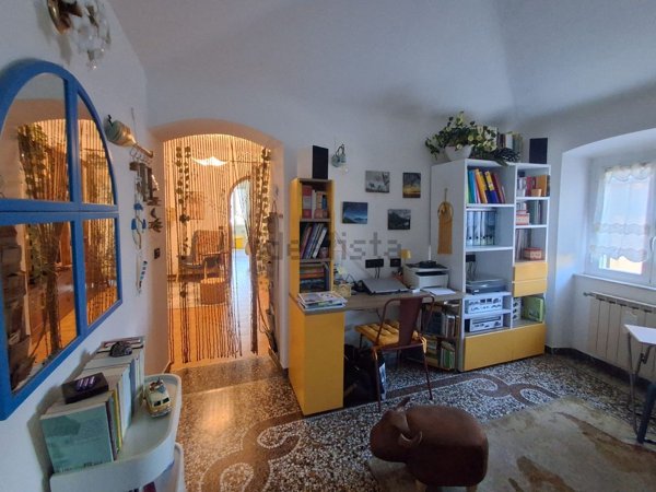 appartamento in vendita a Genova in zona Bolzaneto