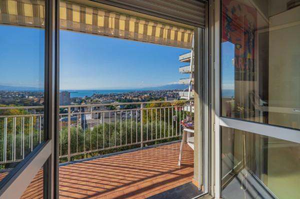 appartamento in vendita a Genova in zona Quarto dei Mille