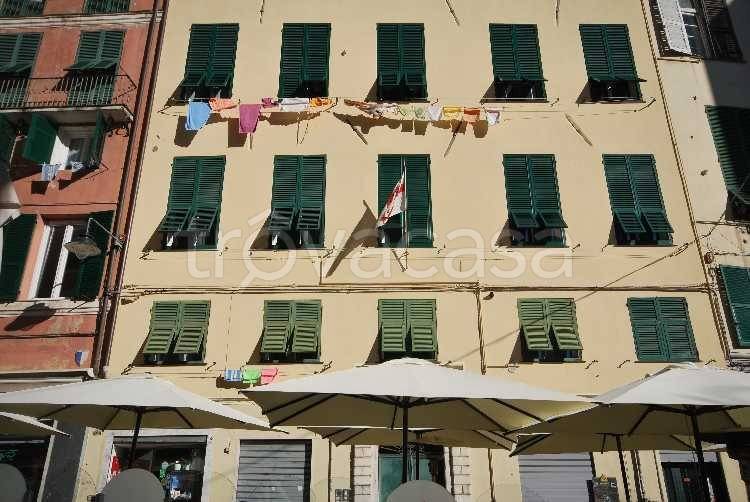 appartamento in vendita a Genova in zona Sottoripa / Maddalena / Molo