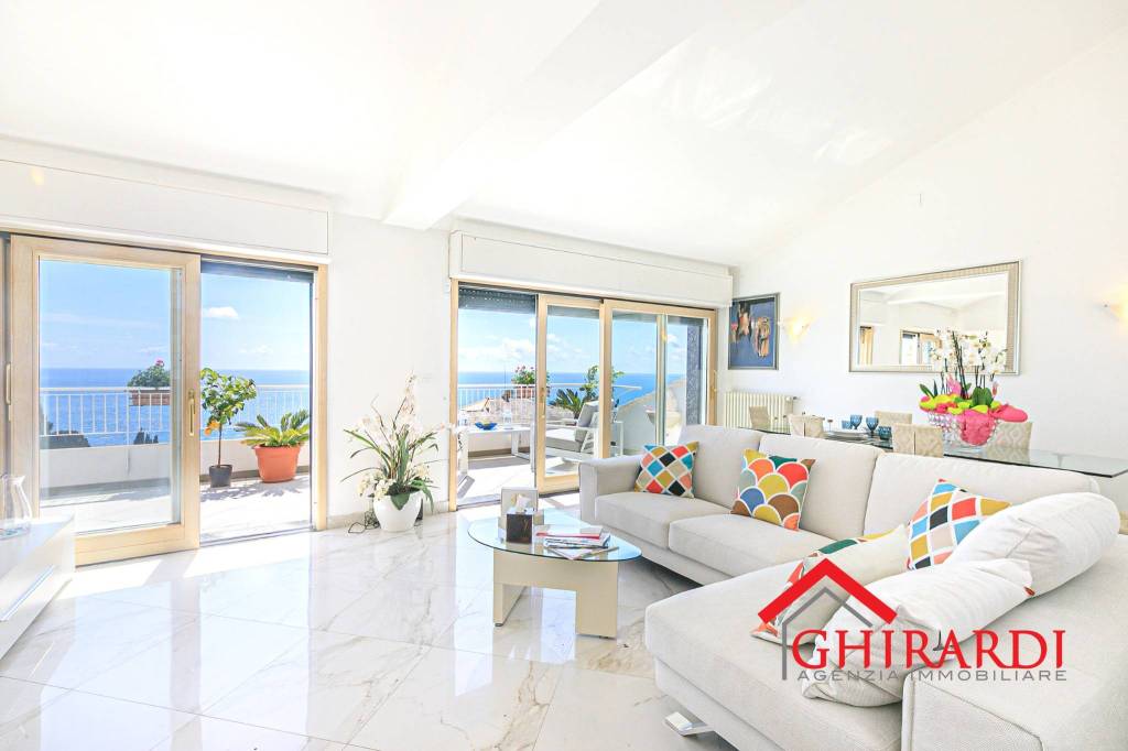 appartamento in vendita a Genova in zona Nervi