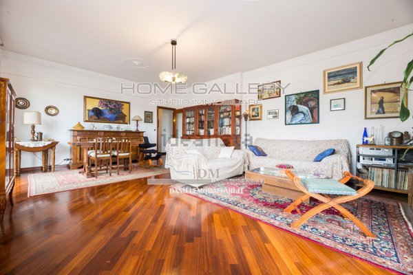 appartamento in vendita a Genova in zona Sturla